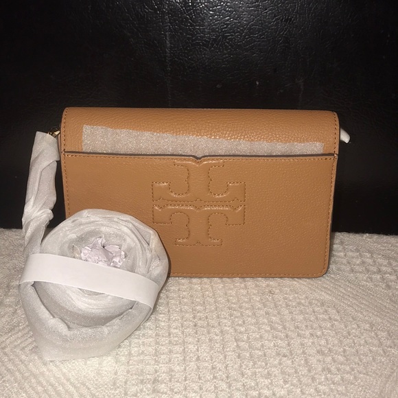 Tory Burch Handbags - Tory Burch Bombe T Crossbody